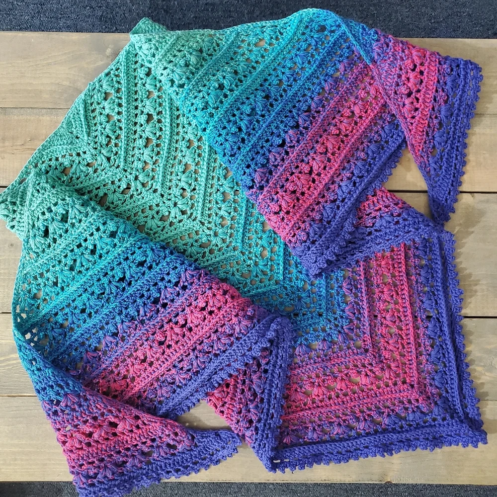 💖 New Handmade Crochet Light weighted Baktus / Shawl / Scarf